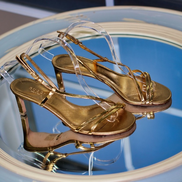 Gucci Gold 'Oh Othilia' Snake Chain Sandals - Picture 3 of 8